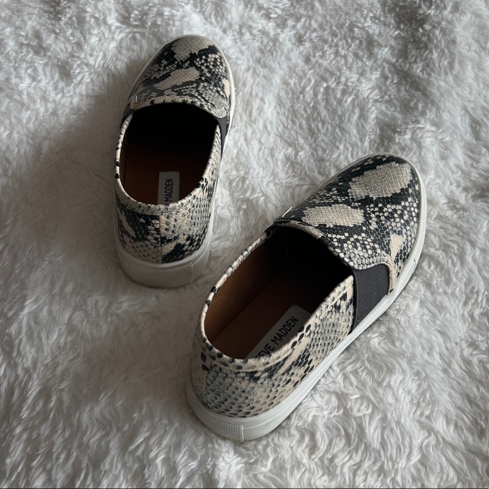 Shoes - Picture 2 of 3
